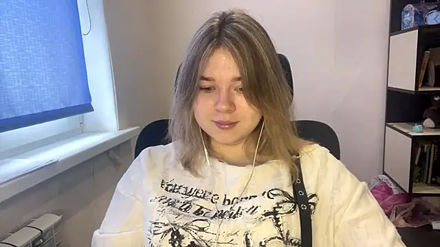 TomikoPfau online show from 04.06.26