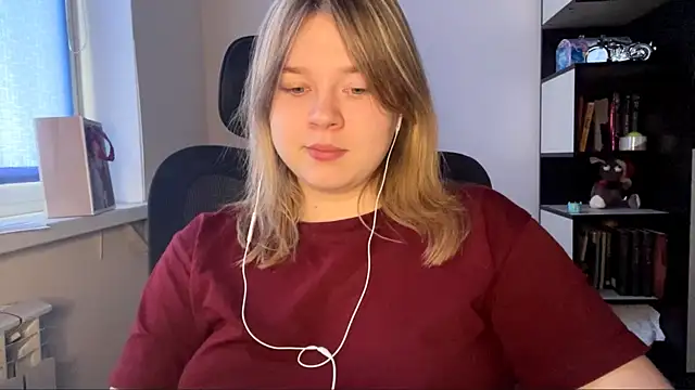 TomikoPfau online show from 04.20.26