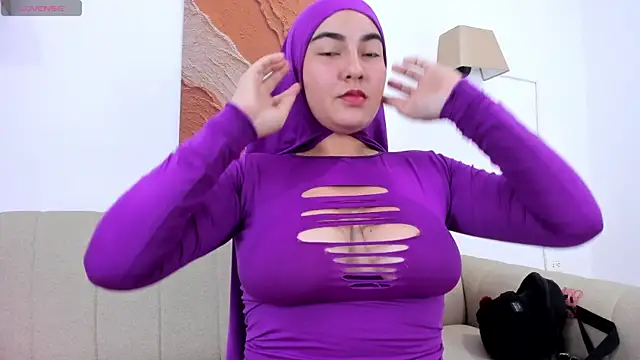 Malika Noor online show from 04.10.26