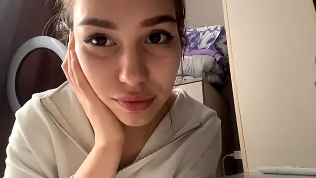 Snapshot of HypnoticEyeys chatting on 02.25.26 HypnoticEyeys online show from 02.25.26