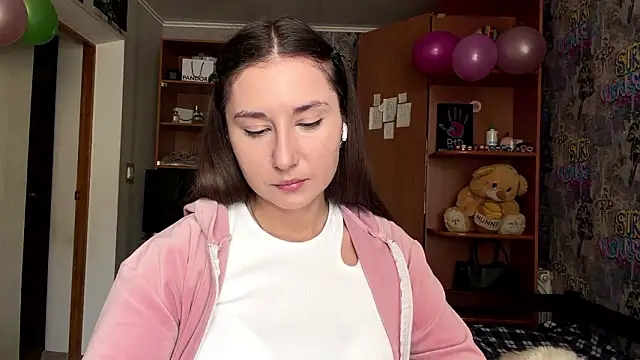 Snapshot of poly_princess chatting on 02.24.26 poly princess online show from 02.24.26