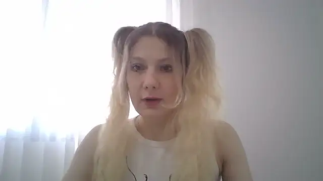 Snapshot of Foxy_Bright chatting on 03.01.26 Foxy Bright online show from 03.01.26