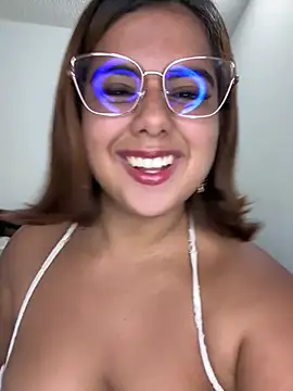 Snapshot of Lilithgomez_ chatting on 03.22.26 Lilithgomez online show from 03.22.26