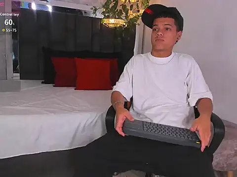 Snapshot of PATRIICKMILLER chatting on 02.24.26 PATRIICKMILLER online show from 02.24.26