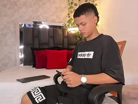 Snapshot of PATRIICKMILLER chatting on 03.04.26 PATRIICKMILLER online show from 03.04.26