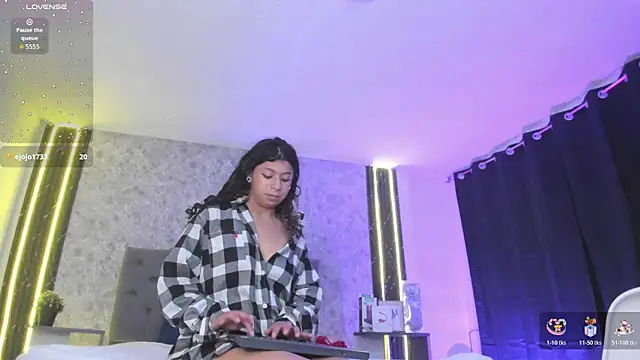 MilyFerrer online show from 04.06.26