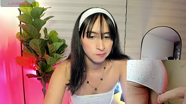 Antonella Moretti  online show from 04.18.26