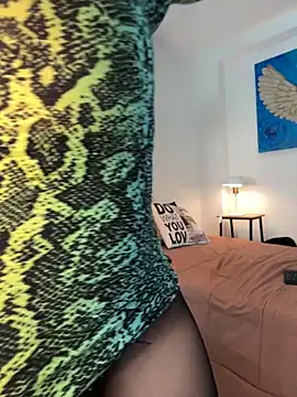 Viictoria-Jones online show from 04.14.26