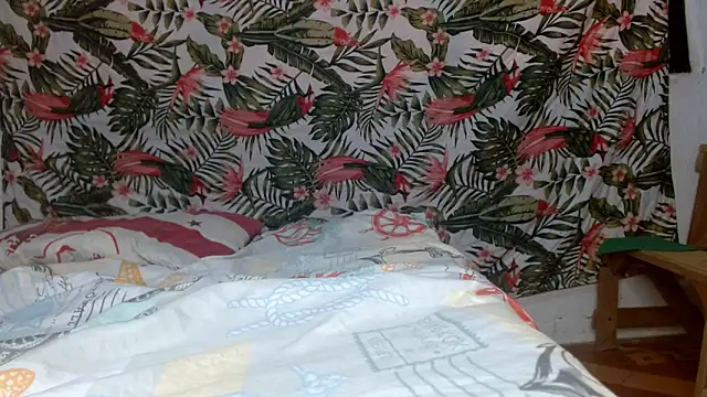 Snapshot of smallvioleta69 chatting on 03.03.26 smallvioleta69 online show from 03.03.26