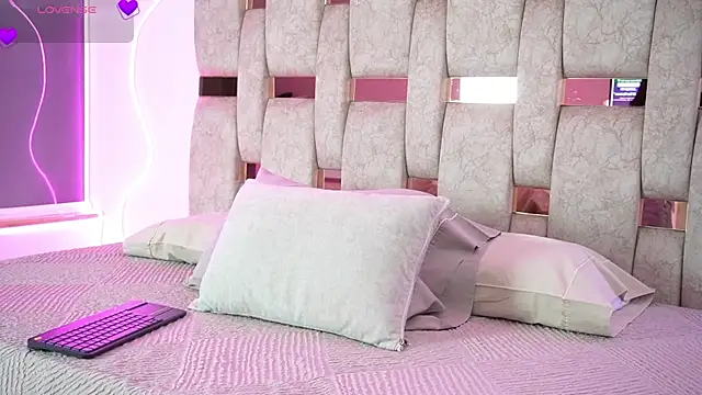 Fernanda thail  online show from 03.07.26