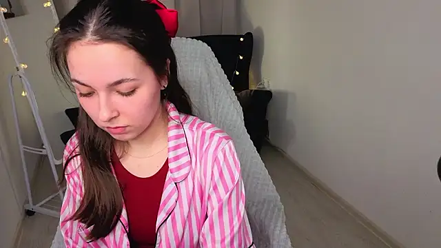 BellaThery online show from 02.20.26