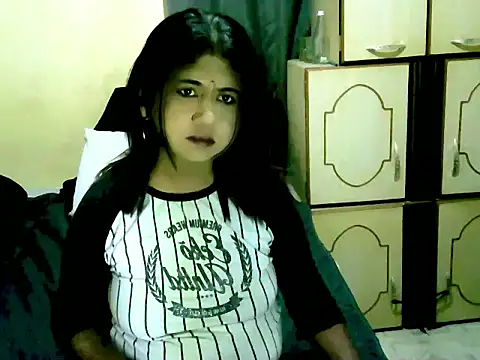 Snapshot of IndianPleasures21 chatting on 06.01.26 IndianPleasures21 online show from 06.01.26