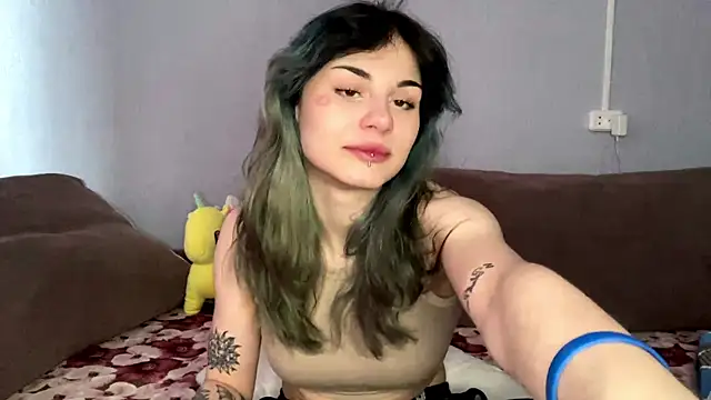 Snapshot of Emmibrilson chatting on 03.02.26 Emmibrilson online show from 03.02.26