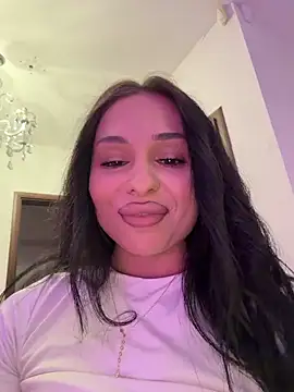 Olivia Noor online show from 05.04.26