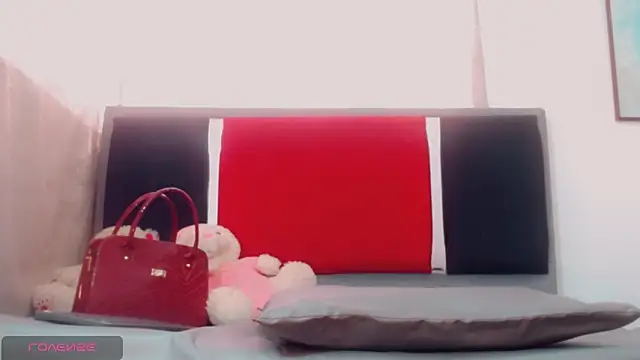 Abby White   online show from 04.18.26