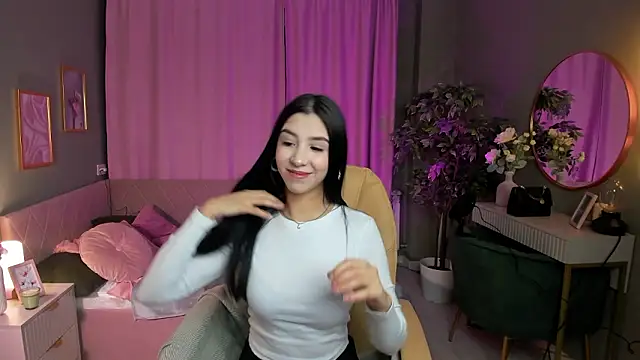 Inma Cuesta online show from 03.10.26