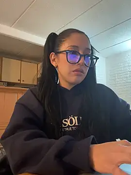 Snapshot of susi_chimm chatting on 03.01.26 susi chimm online show from 03.01.26