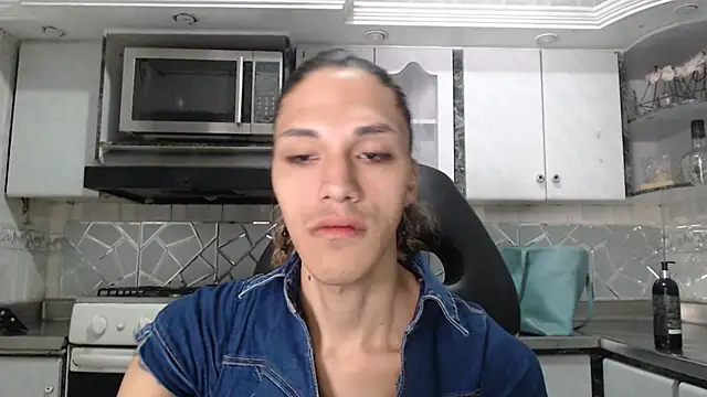 Snapshot of CrisOzzz chatting on 05.17.26 CrisOzzz online show from 05.17.26