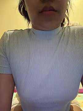 Snapshot of sessy_grl chatting on 06.21.26 sessy grl online show from 06.21.26