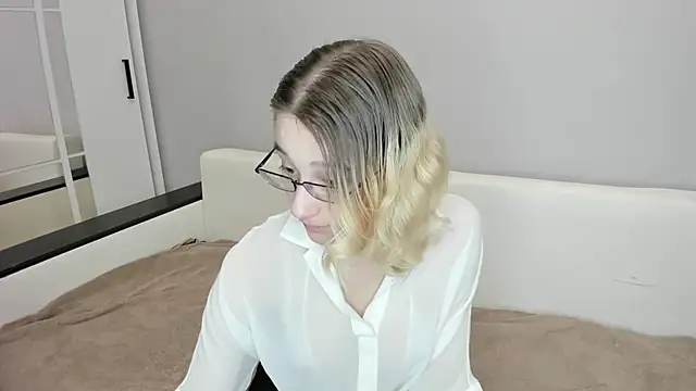 Snapshot of Silva-Tailll chatting on 02.26.26 Silva-Tailll online show from 02.26.26