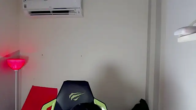 Snapshot of Street_poemm_ chatting on 03.03.26 Street poemm online show from 03.03.26