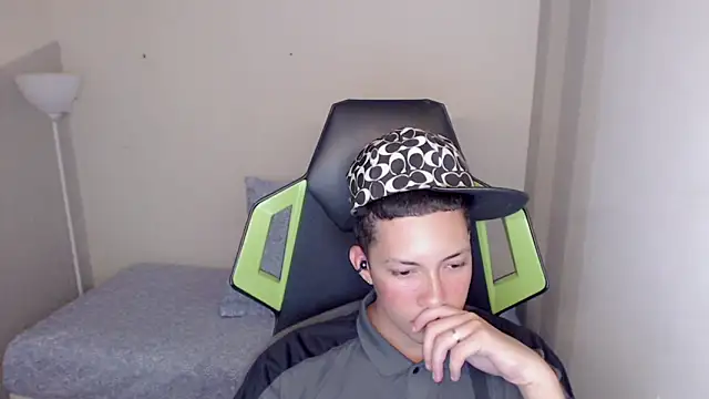 Street poemm  online show from 03.26.26