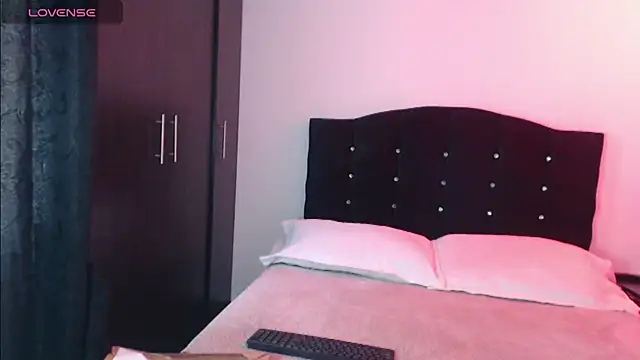 Ana  arms online show from 04.24.26