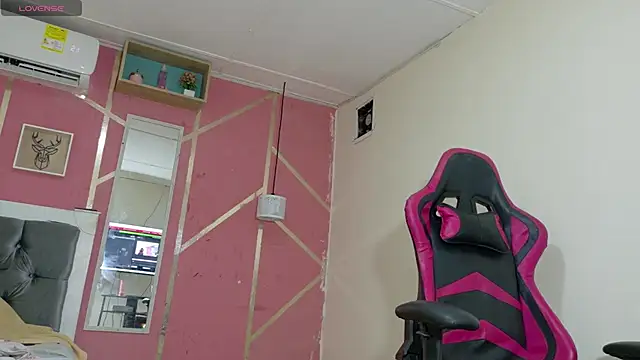 Snapshot of cristal-49 chatting on 03.01.26 cristal-49 online show from 03.01.26