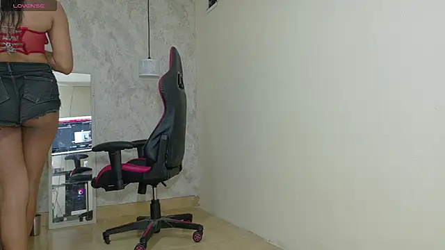 Snapshot of cristal-49 chatting on 03.04.26 cristal-49 online show from 03.04.26