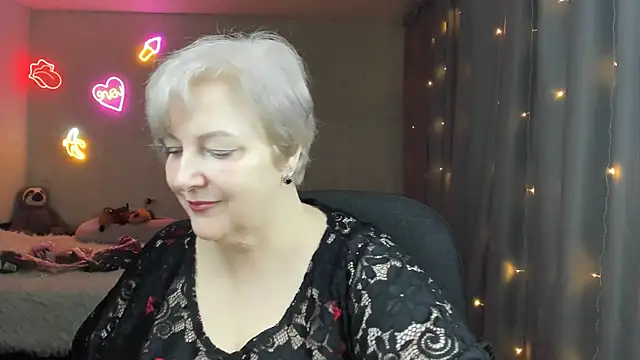 Mary-Leee online show from 04.24.26