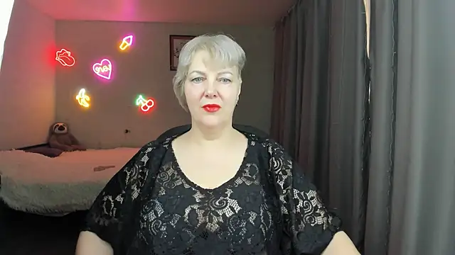 Snapshot of Mary-Leee chatting on 05.04.26 Mary-Leee online show from 05.04.26
