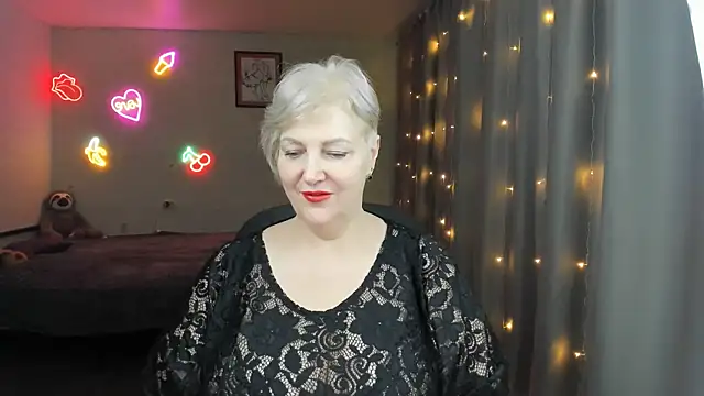 Snapshot of Mary-Leee chatting on 05.12.26 Mary-Leee online show from 05.12.26