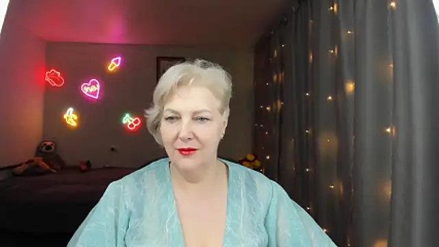 Snapshot of Mary-Leee chatting on 05.29.26 Mary-Leee online show from 05.29.26