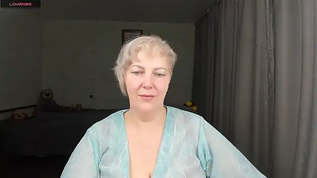 Snapshot of Mary-Leee chatting on 06.13.26 Mary-Leee online show from 06.13.26