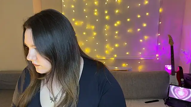 RiotKitten1 online show from 03.04.26