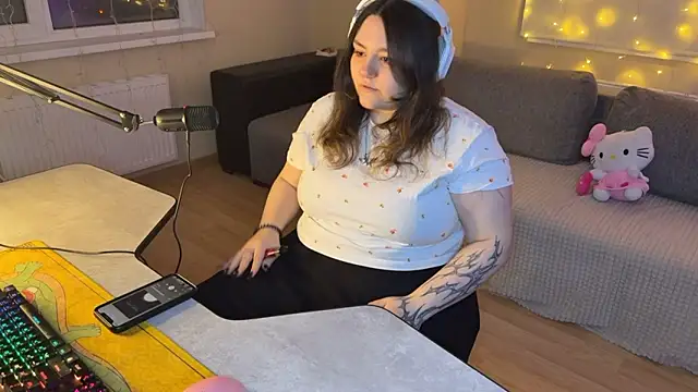 RiotKitten1 online show from 03.05.26