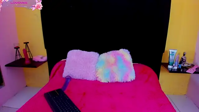 AndreaSilva  online show from 04.14.26