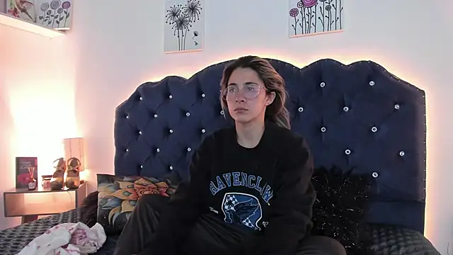 SaraRoadess online show from 02.27.26