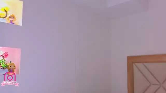 eva depp  online show from 04.04.26