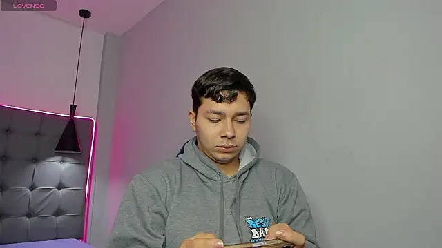 Snapshot of Julian_Smith21 chatting on 03.04.26 Julian Smith21 online show from 03.04.26