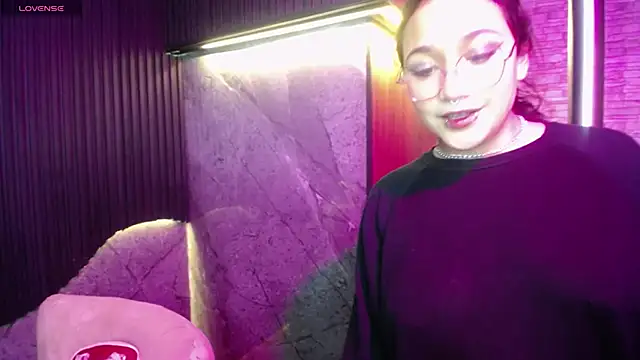 Aura cute  online show from 04.09.26