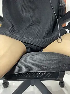 NniuAh online show from 04.18.26