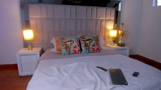 Tiffanyy Lam online show from 03.02.26