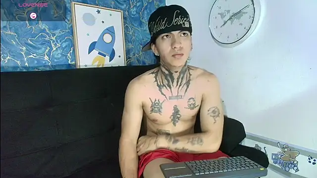 Snapshot of Tessarion_Black chatting on 06.22.26 Tessarion Black online show from 06.22.26
