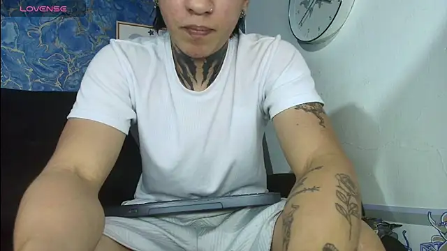 Snapshot of Tessarion_Black chatting on 07.17.26 Tessarion Black online show from 07.17.26