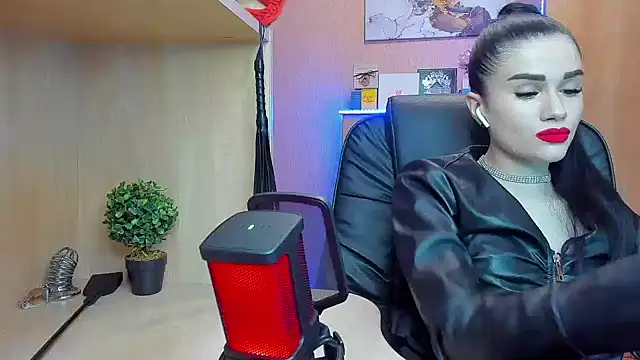 Snapshot of KristiTopxx chatting on 01.26.25 KristiTopxx online show from 01.26.25