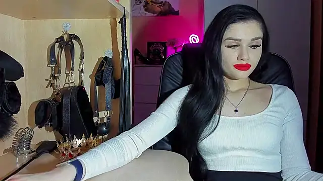 Snapshot of KristiTopxx chatting on 11.10.25 KristiTopxx online show from 11.10.25