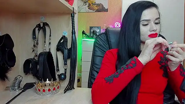 Snapshot of KristiTopxx chatting on 11.22.25 KristiTopxx online show from 11.22.25