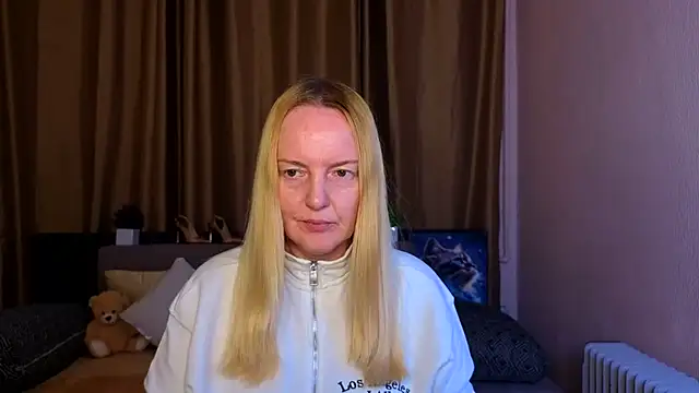 Snapshot of Bella_soulmate chatting on 06.13.26 Bella soulmate online show from 06.13.26