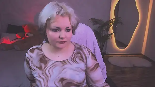 Snapshot of HwasaMoore chatting on 03.04.26 HwasaMoore online show from 03.04.26